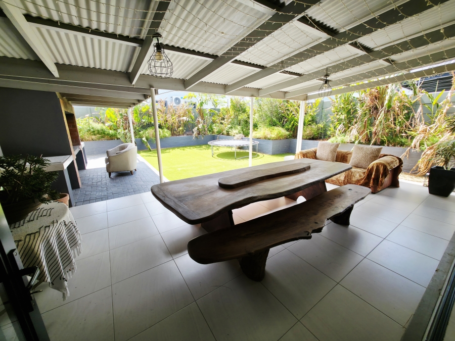 3 Bedroom Property for Sale in Uitsig Western Cape